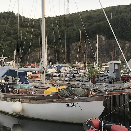 Sailing Yachts - No Shower * Bergen