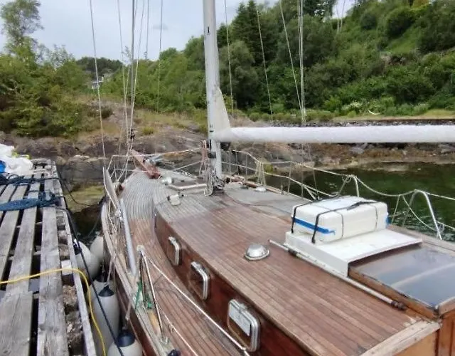 Båthotell Sailing Yachts - No Shower *